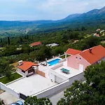 In Gruda With Private Pool * Nartice