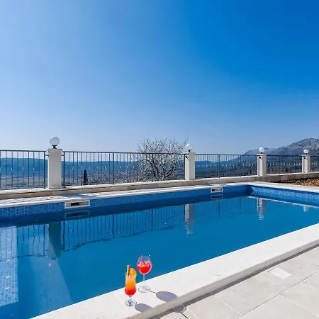 In Gruda With Private Pool