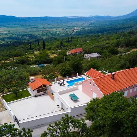In Gruda With Private Pool