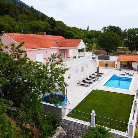 In Gruda With Private Pool