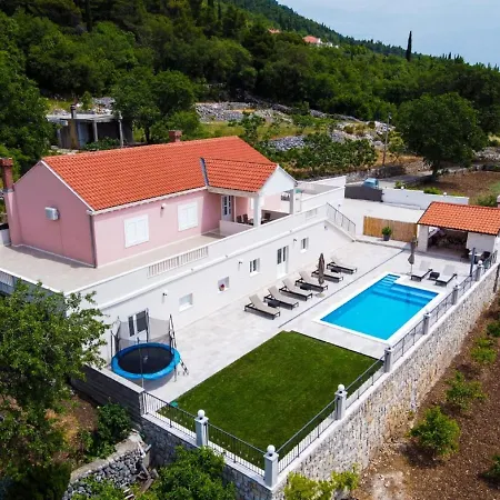 In Gruda With Private Pool