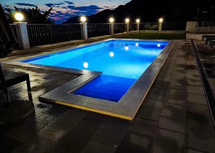 In Gruda With Private Pool Nartice