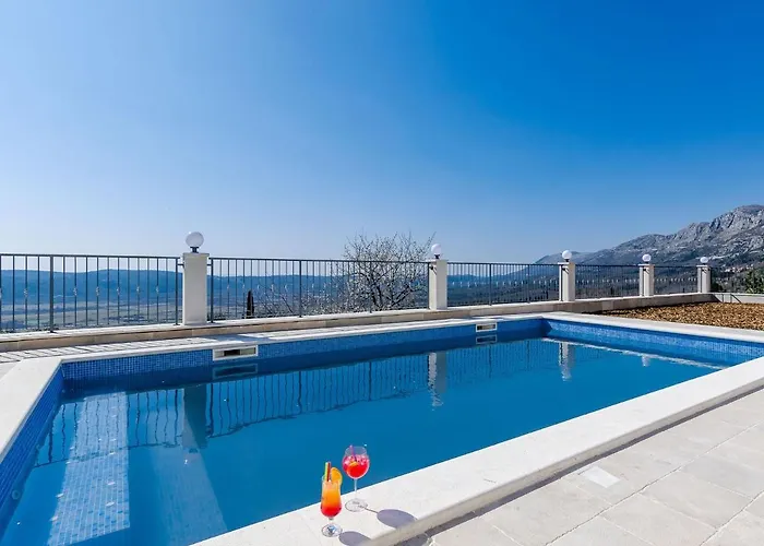 In Gruda With Private Pool