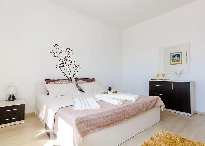 In Gruda With Private Pool