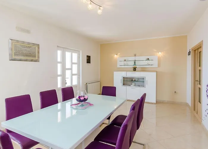 In Gruda With Private Pool Villa *