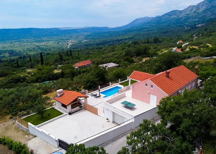 In Gruda With Private Pool * Nartice