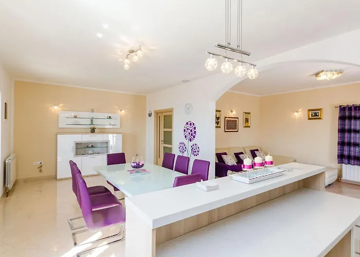 Villa In Gruda With Private Pool *